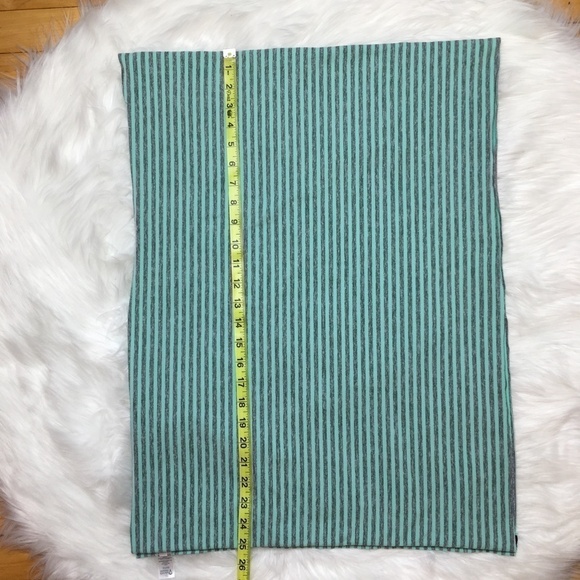 Lululemon Ivivva Scarf - Picture 4 of 5